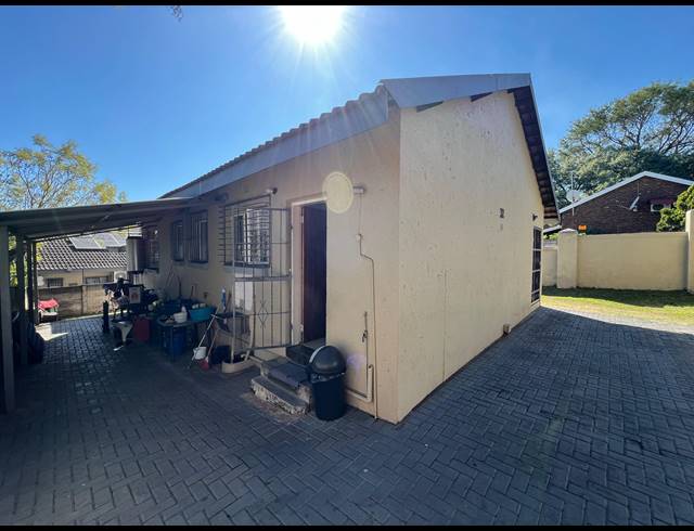 4 BEDROOM HOUSE FOR SALE IN SONHEUWEL EXT 1